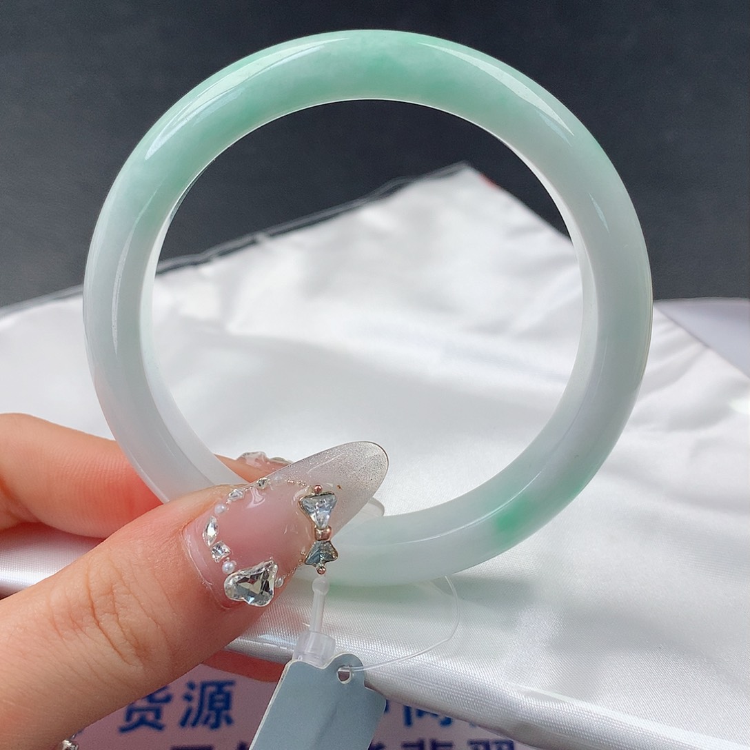 翡翠手镯未镶嵌0071正56.8