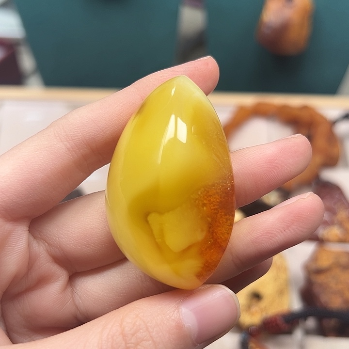 琥珀珠宝奇石未镶嵌