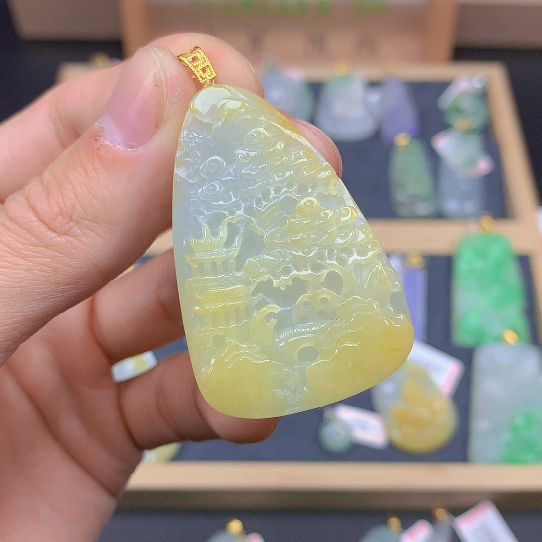 翡翠颈饰18K金镶嵌翡翠