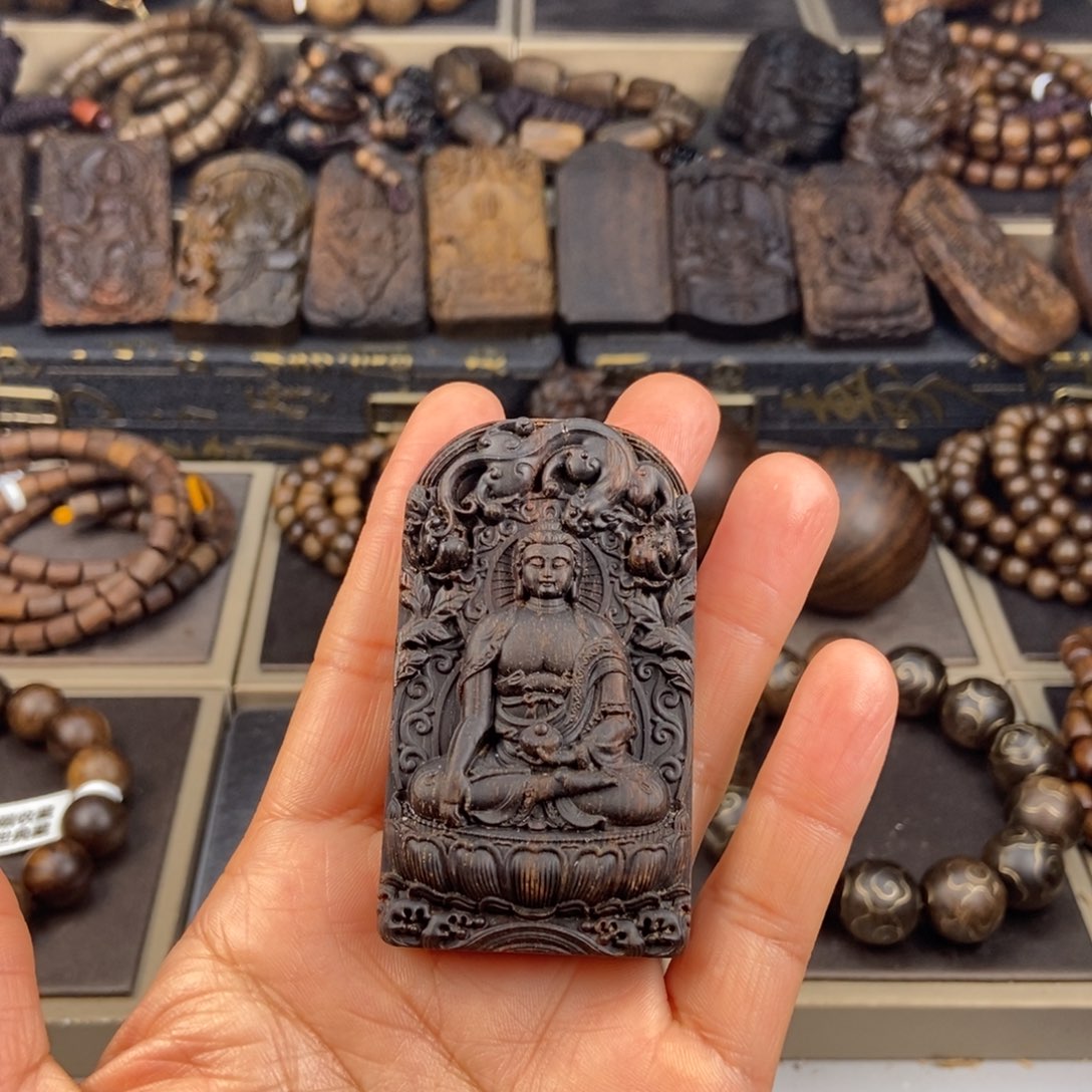 沉香木吊坠y****?越南芽庄白棋老料