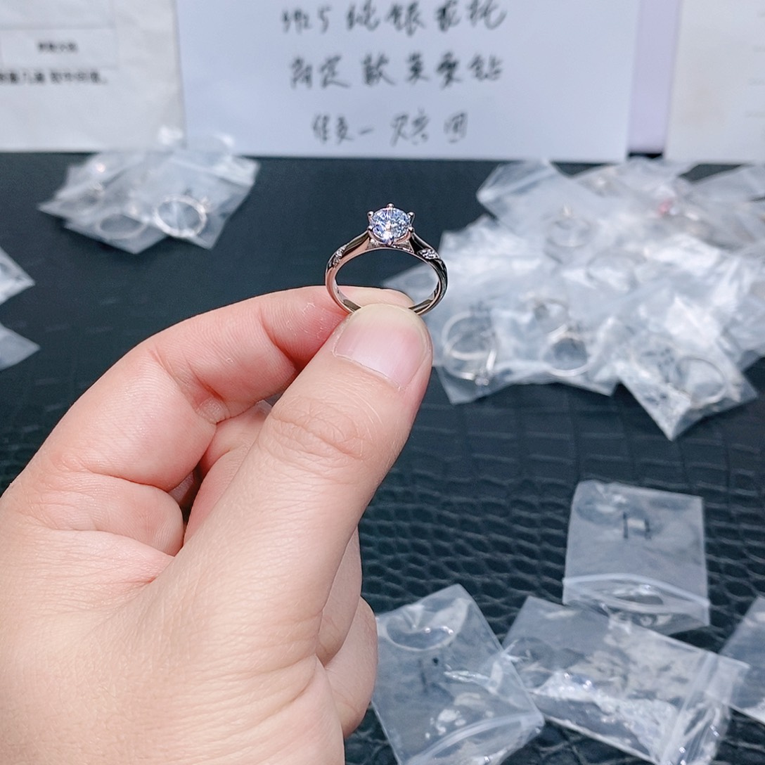 合成碳硅石925银通灵1克拉17码