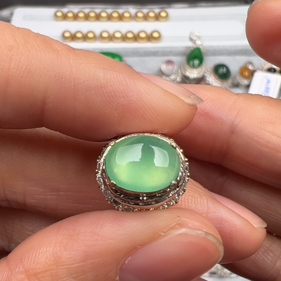 定制翡翠未镶嵌A货