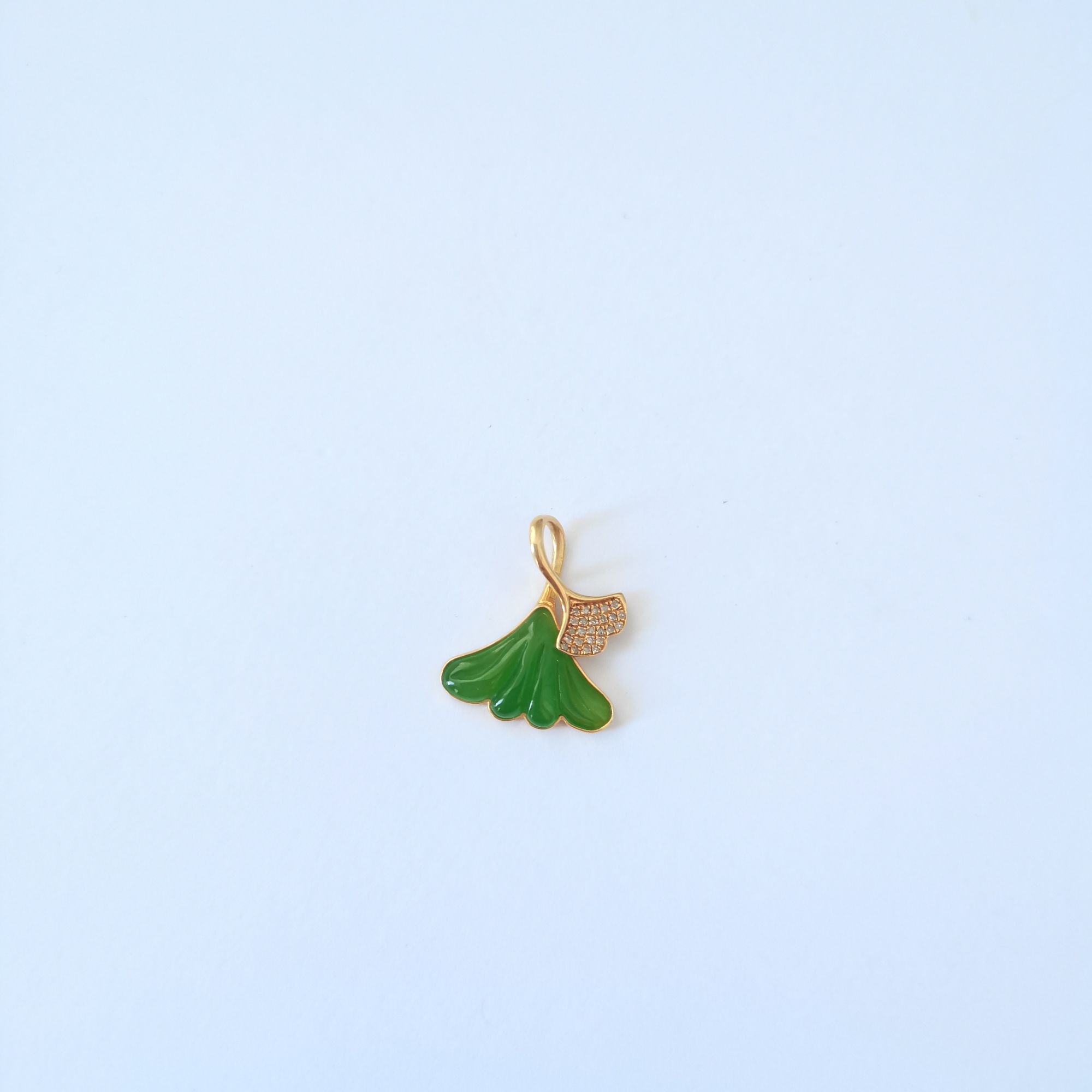 和田玉碧玉小群子吊坠18K金镶嵌苹果绿保真纯天然