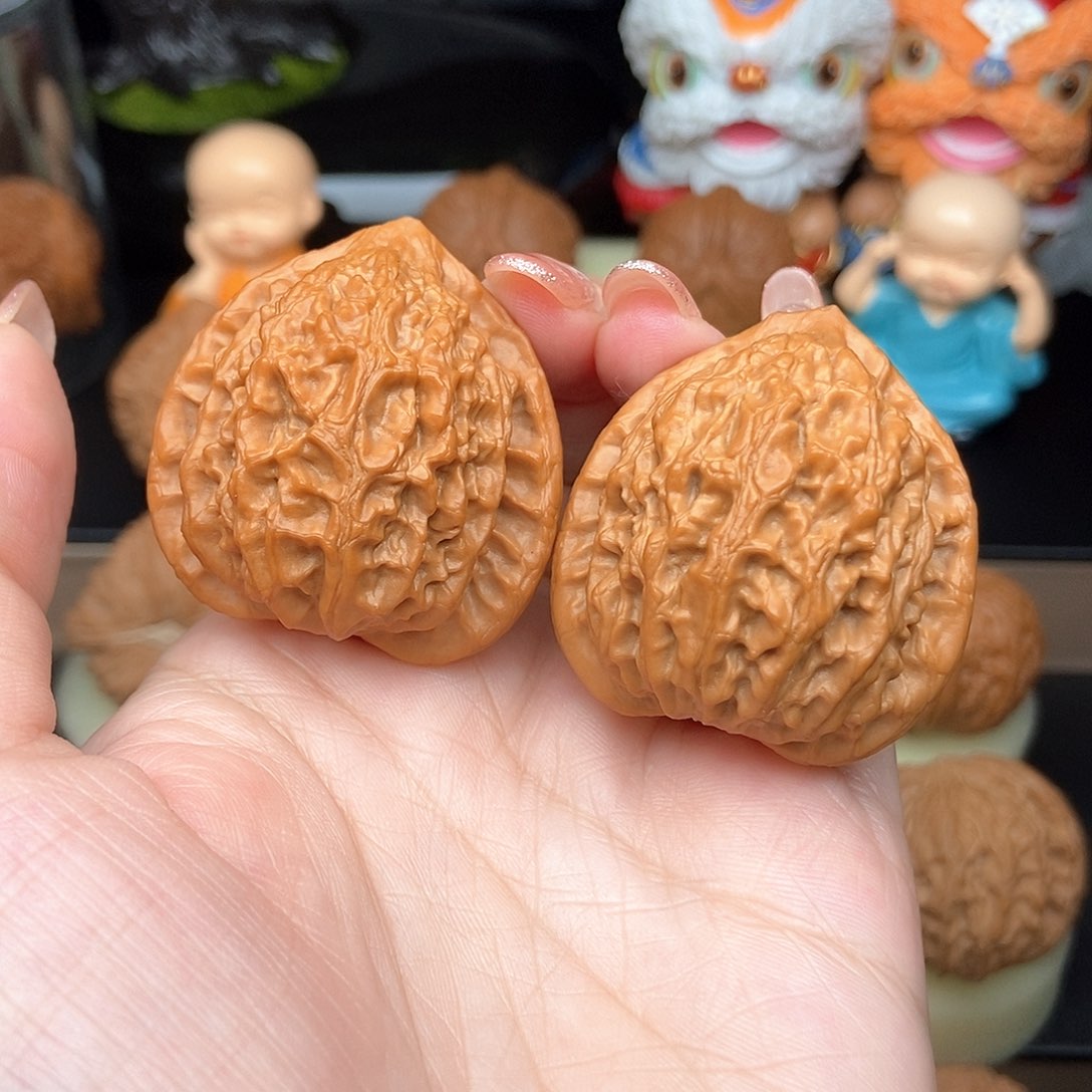 文玩核桃把件38金牛