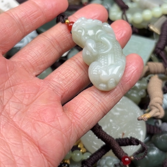 和田玉吊坠未镶嵌