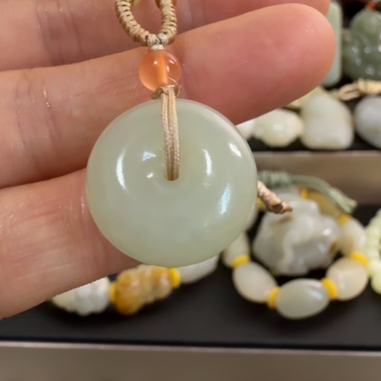 和田玉（糖玉）未镶嵌颈饰