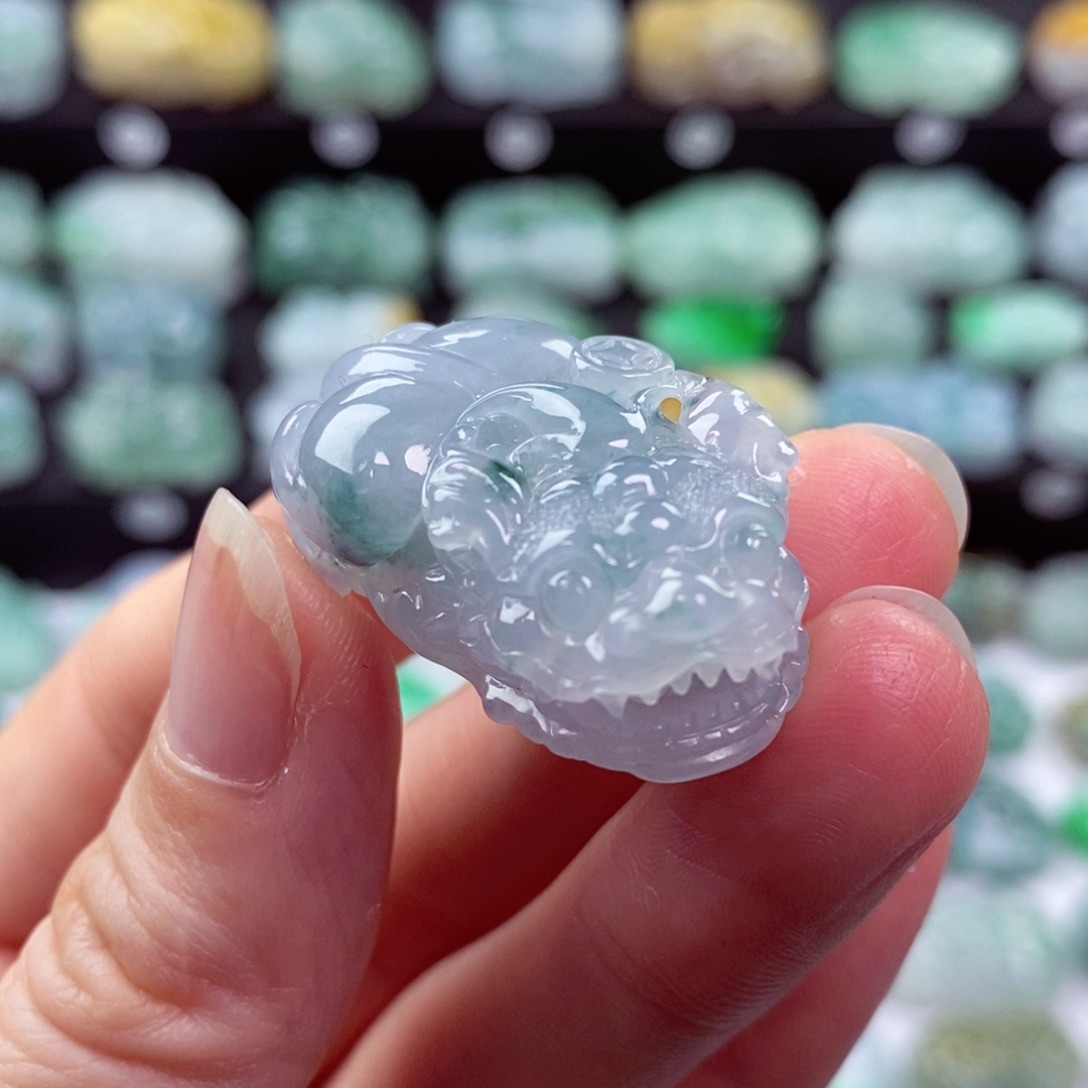 翡翠颈饰未镶嵌天然