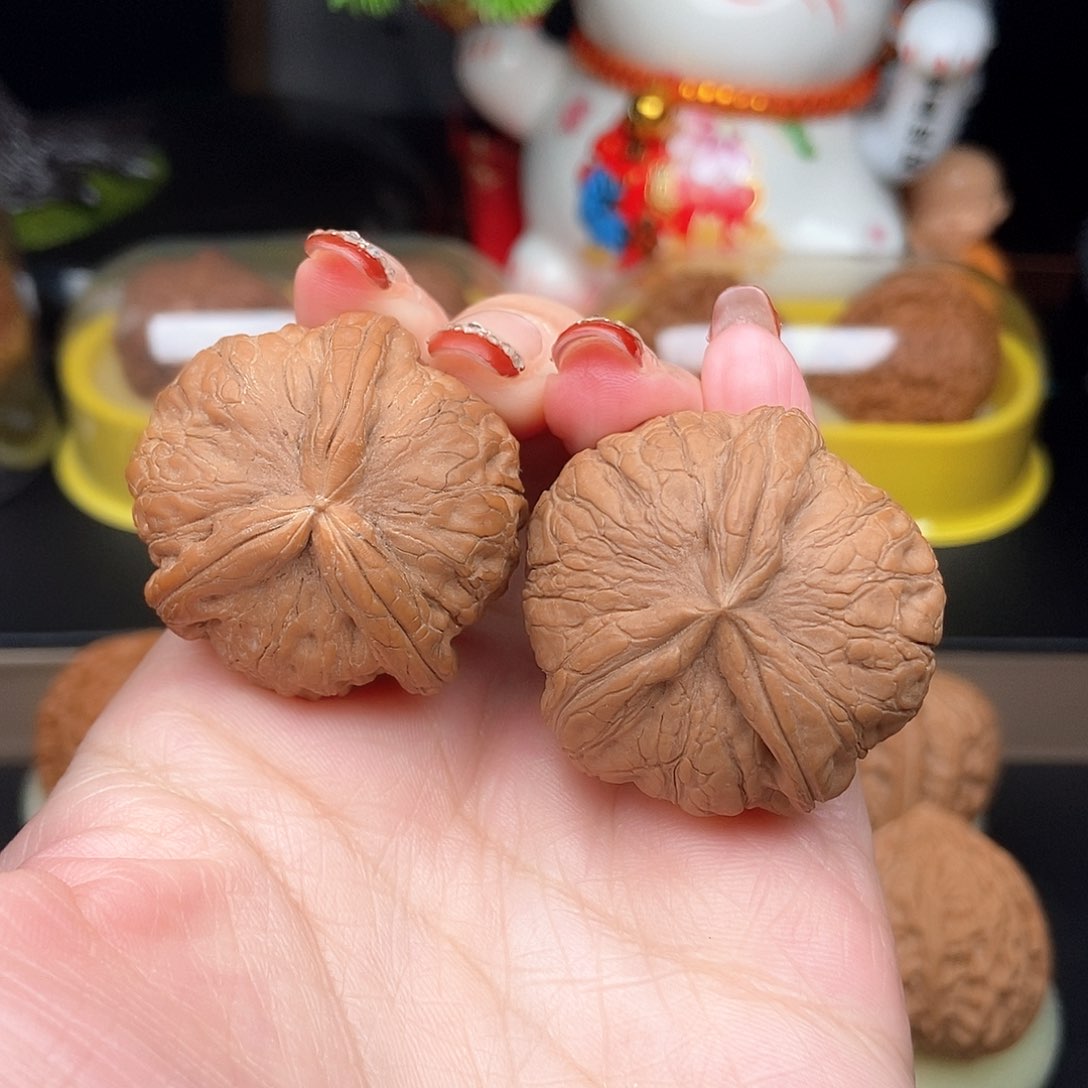 文玩核桃吊坠36元宝人奔