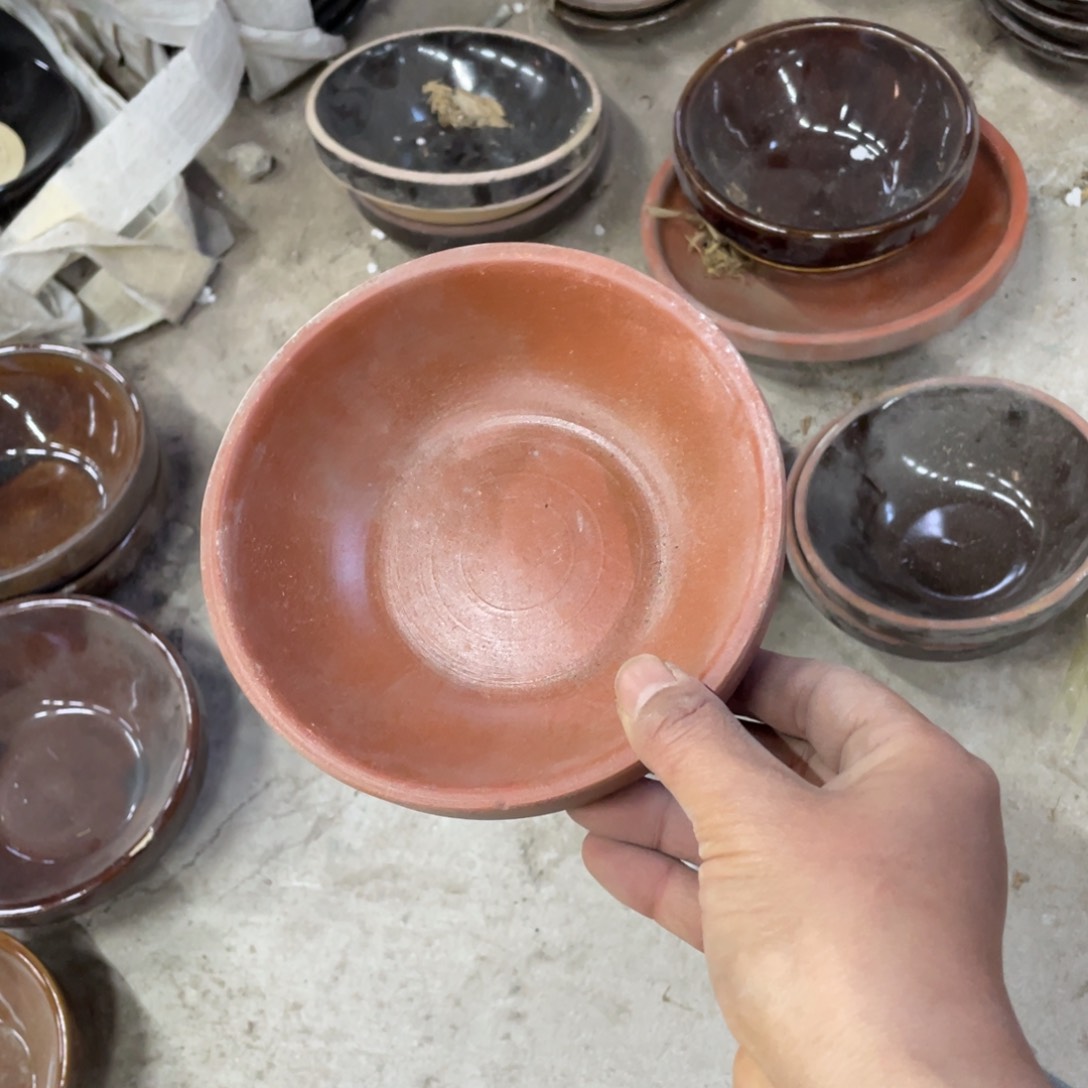 盘瓷器微瑕口径14高4两只