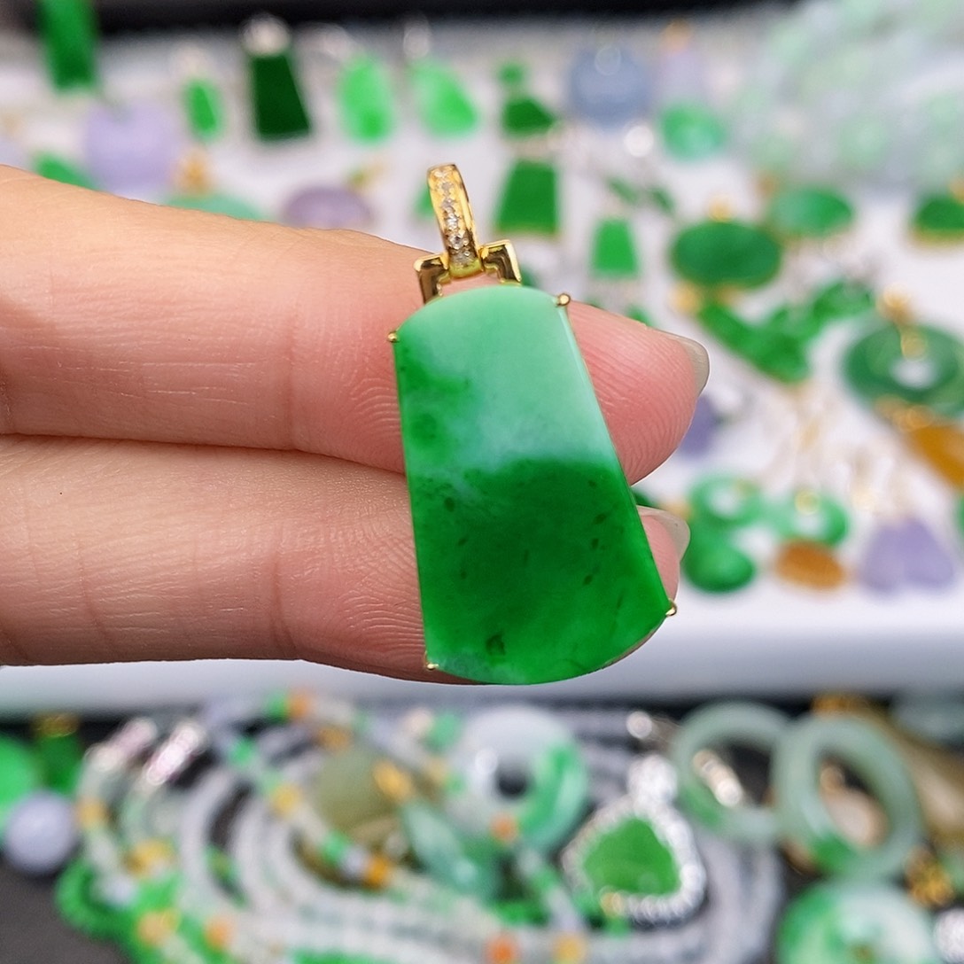 吊坠(不含链)18K金镶嵌翡翠