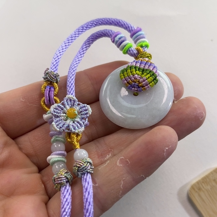 翡翠吊坠(赠链)未镶嵌