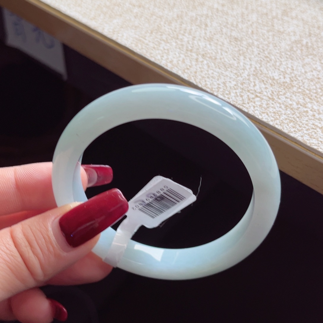 翡翠手镯未镶嵌手镯