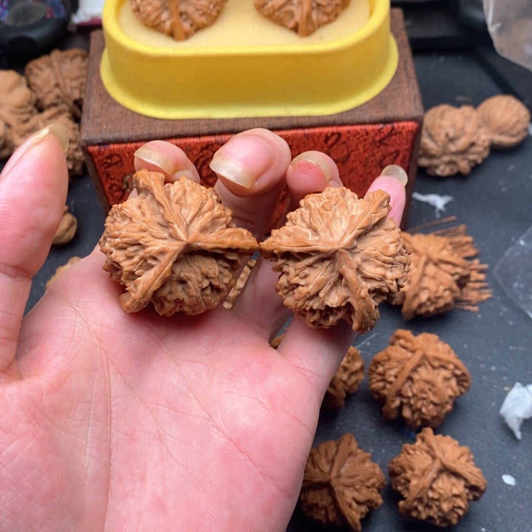 文玩核桃吊坠巴****仙38奔驰