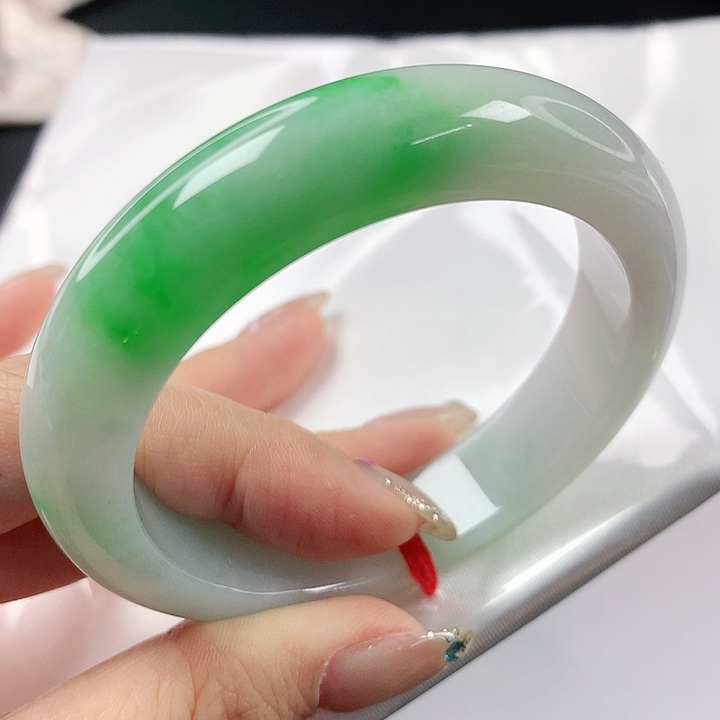 未镶嵌手镯翡翠，947