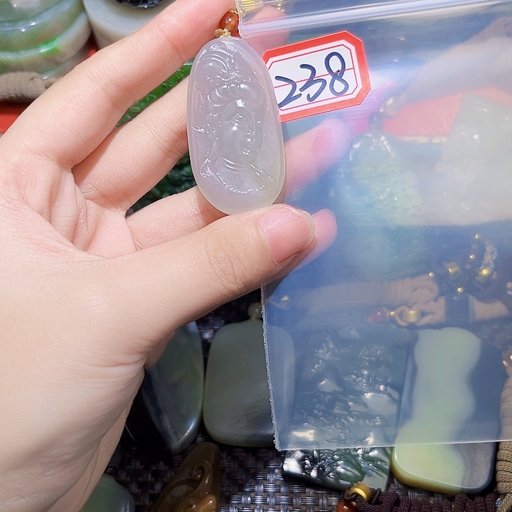 和田玉和田玉边角料随机发未镶嵌