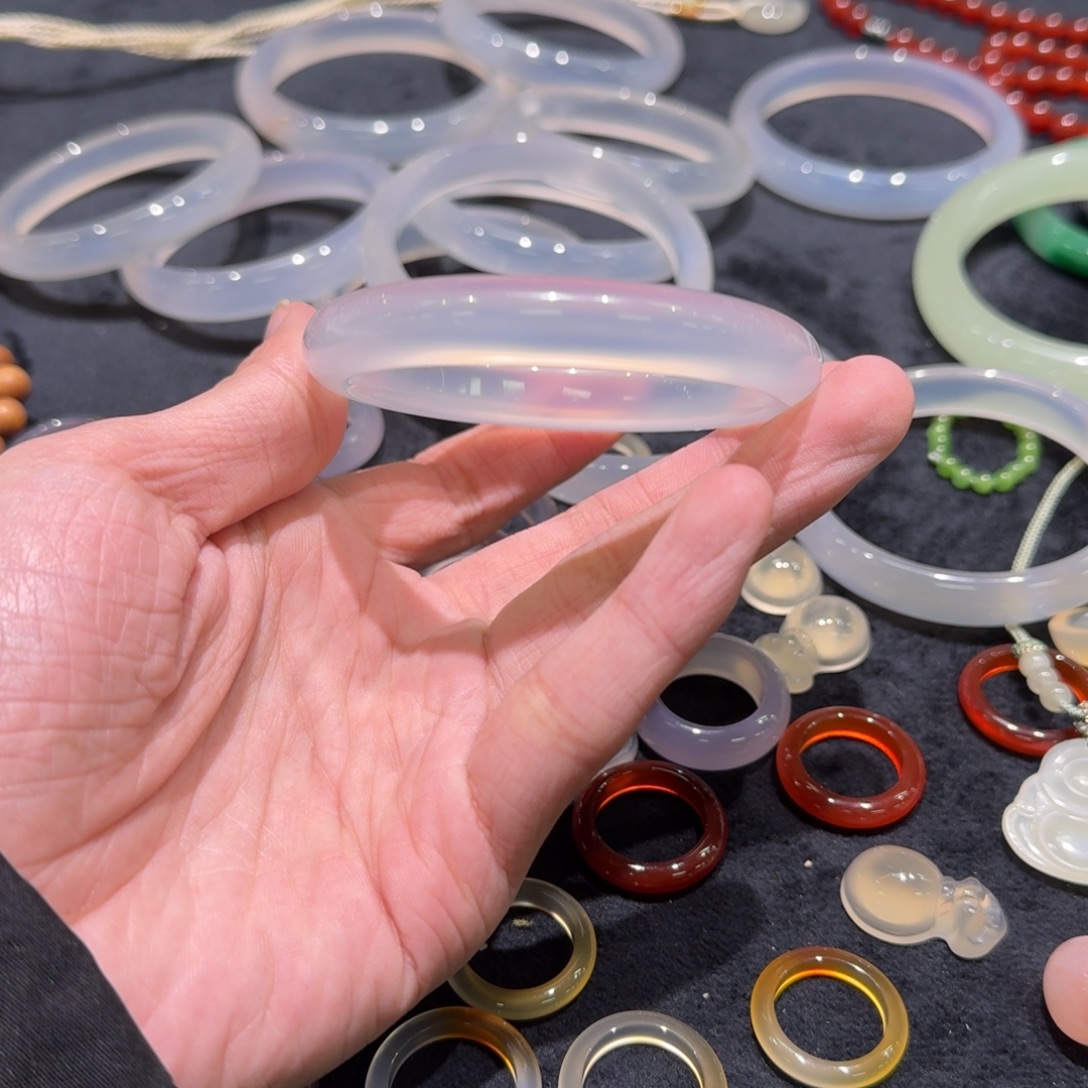 闪****玛瑙/玉髓未镶嵌手镯13