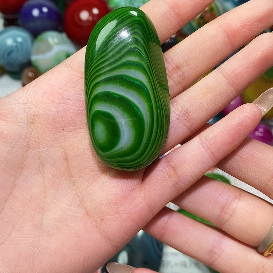 圆***满玛瑙/玉髓未镶嵌珠宝奇石