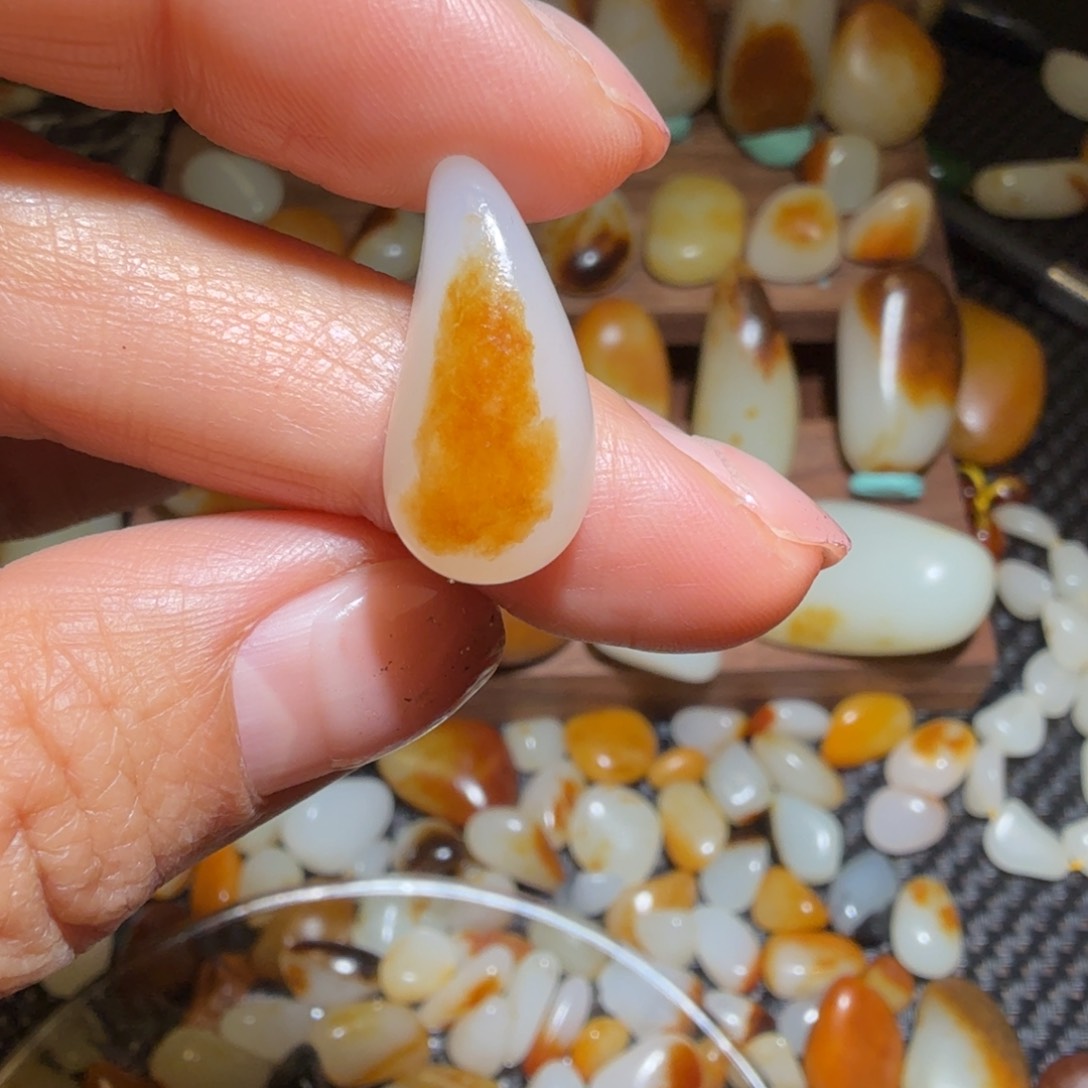 和田玉（糖玉）颈饰未镶嵌