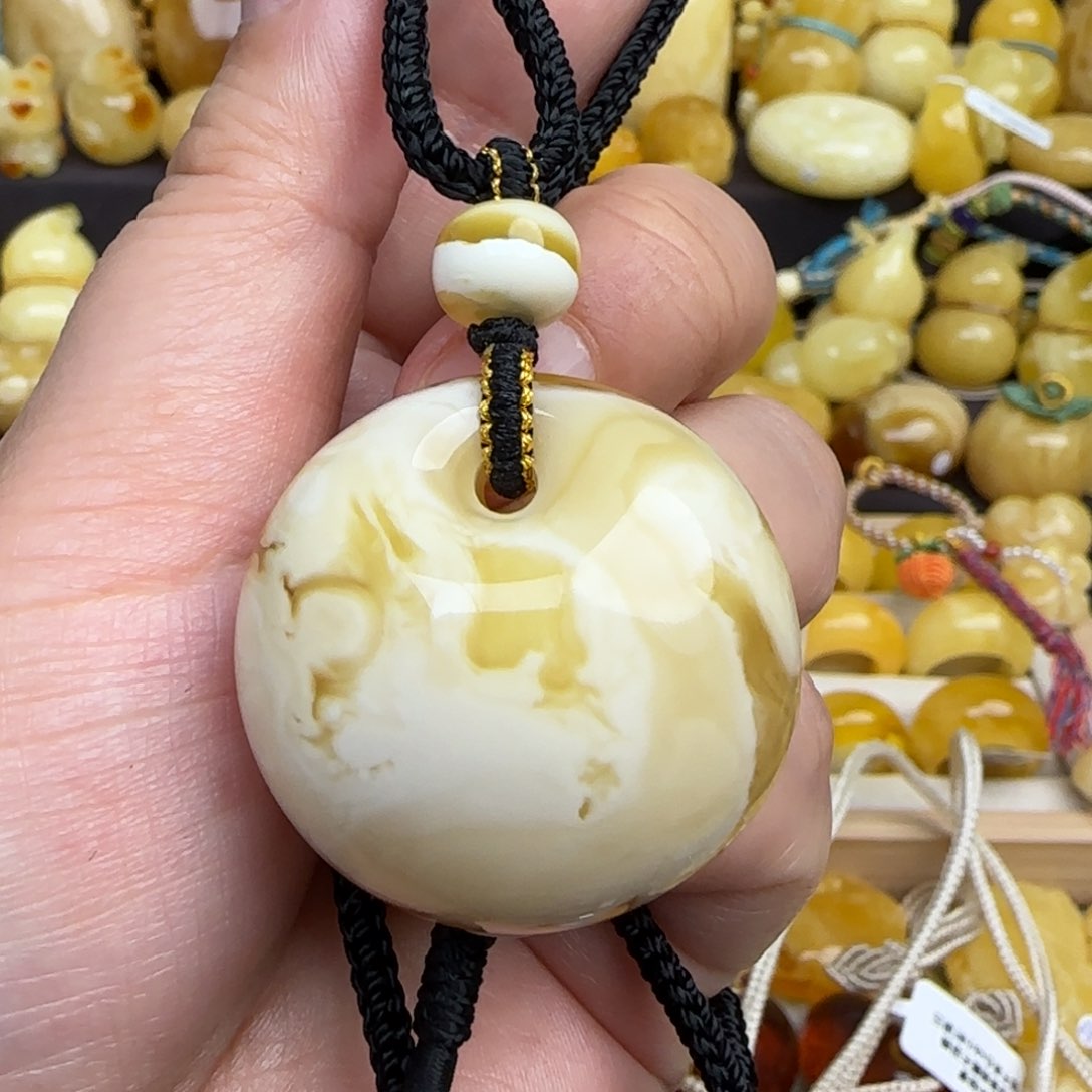 琥珀套链未镶嵌天然俄料瓷白溶洞妖花蜜蜡公主扣