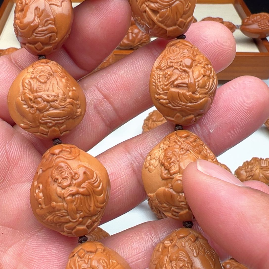 橄榄核吊坠浮雕罗汉