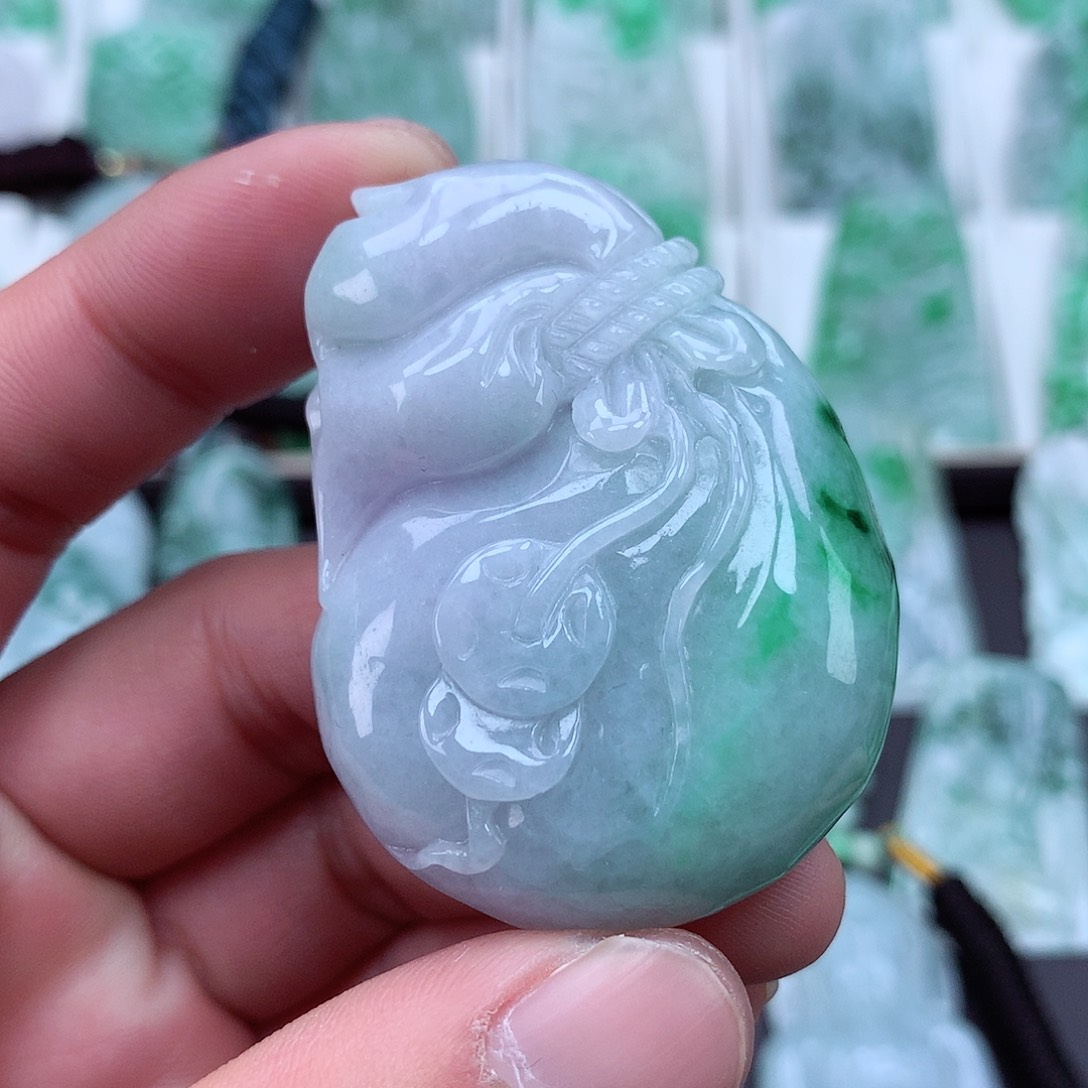 翡翠颈饰未镶嵌翡翠吊坠