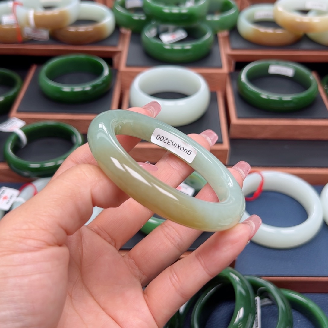 未镶嵌手镯和田玉粉*菊