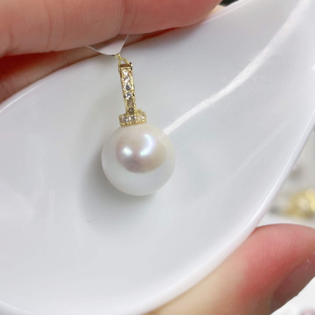 淡水珍珠吊坠(赠链)未镶嵌