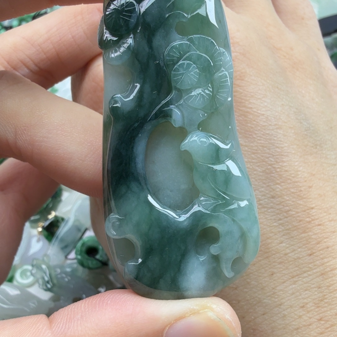 翡翠未镶嵌颈饰275
