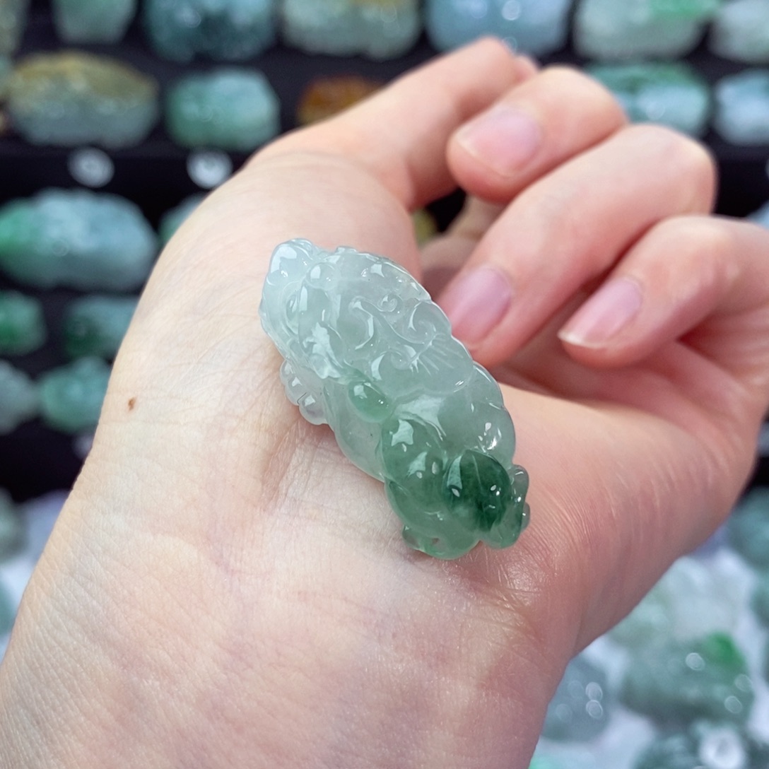 翡翠颈饰未镶嵌天然