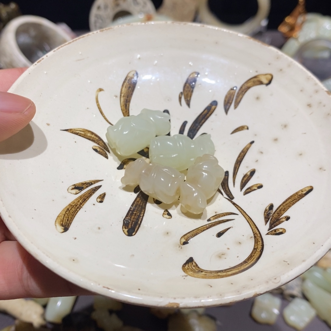 苗***友瓷片白底印花好物推荐