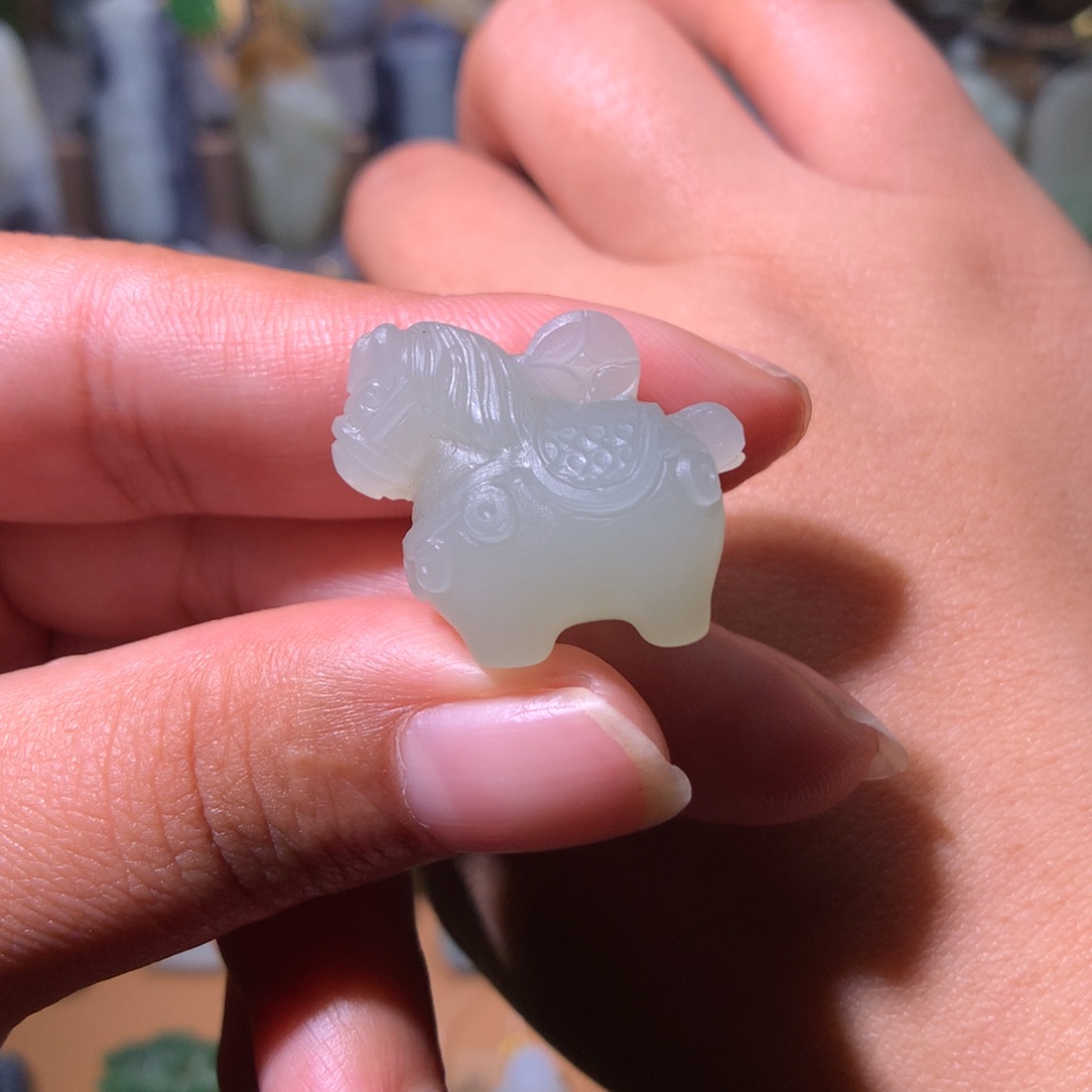 F***F和田玉未镶嵌颈饰