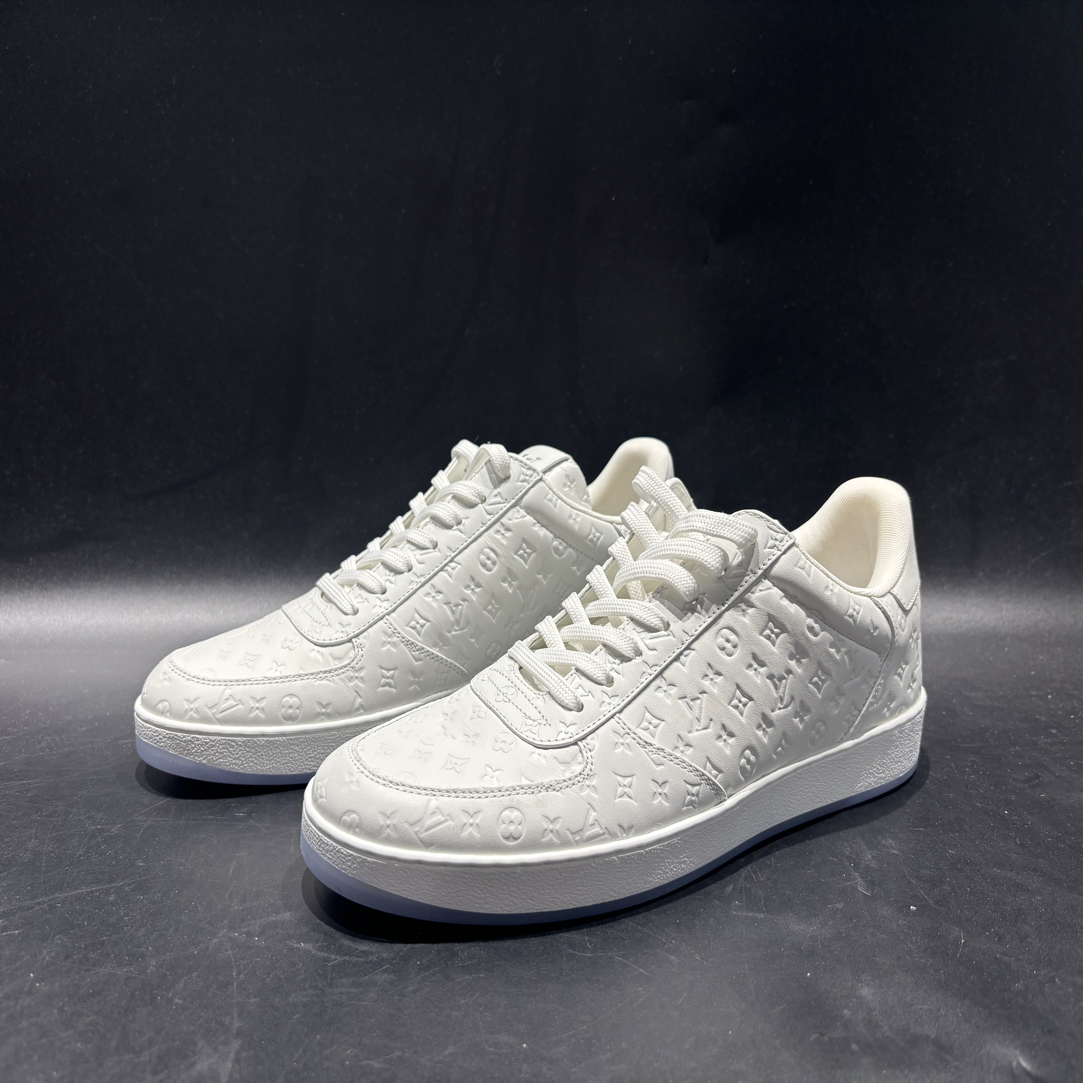 未使用 LouisVuitton/路易威登 rivoli浮雕满印板鞋/42.5码/5342