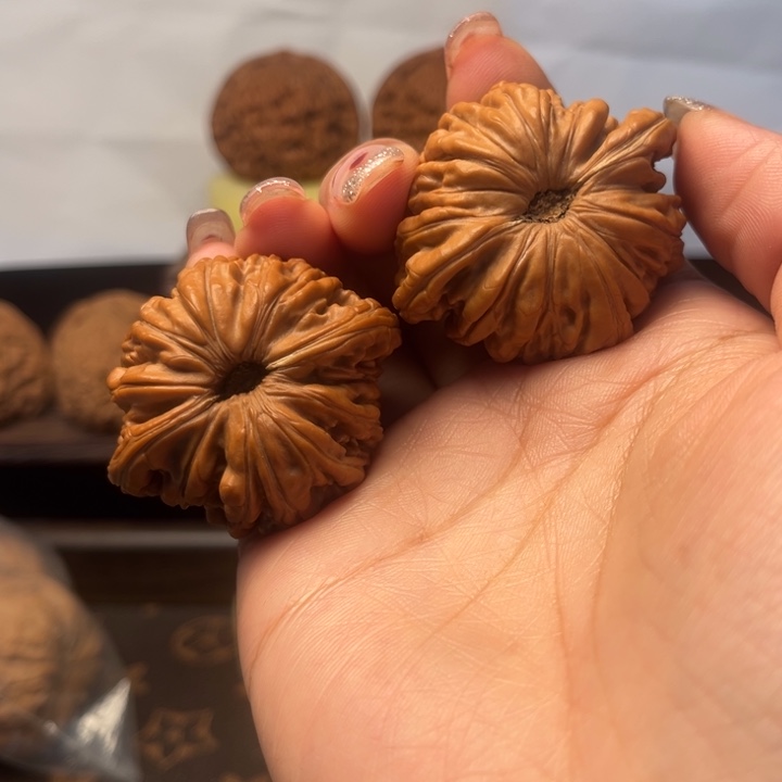 喜***妇桃核吊坠四座楼42