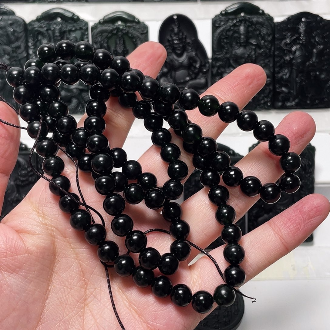 唧***歪蛇纹石玉未镶嵌颈饰