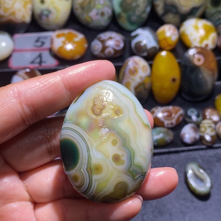 玛瑙/玉髓未镶嵌珠宝半成品159