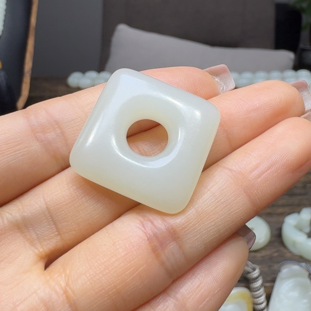 和田玉手串未镶嵌