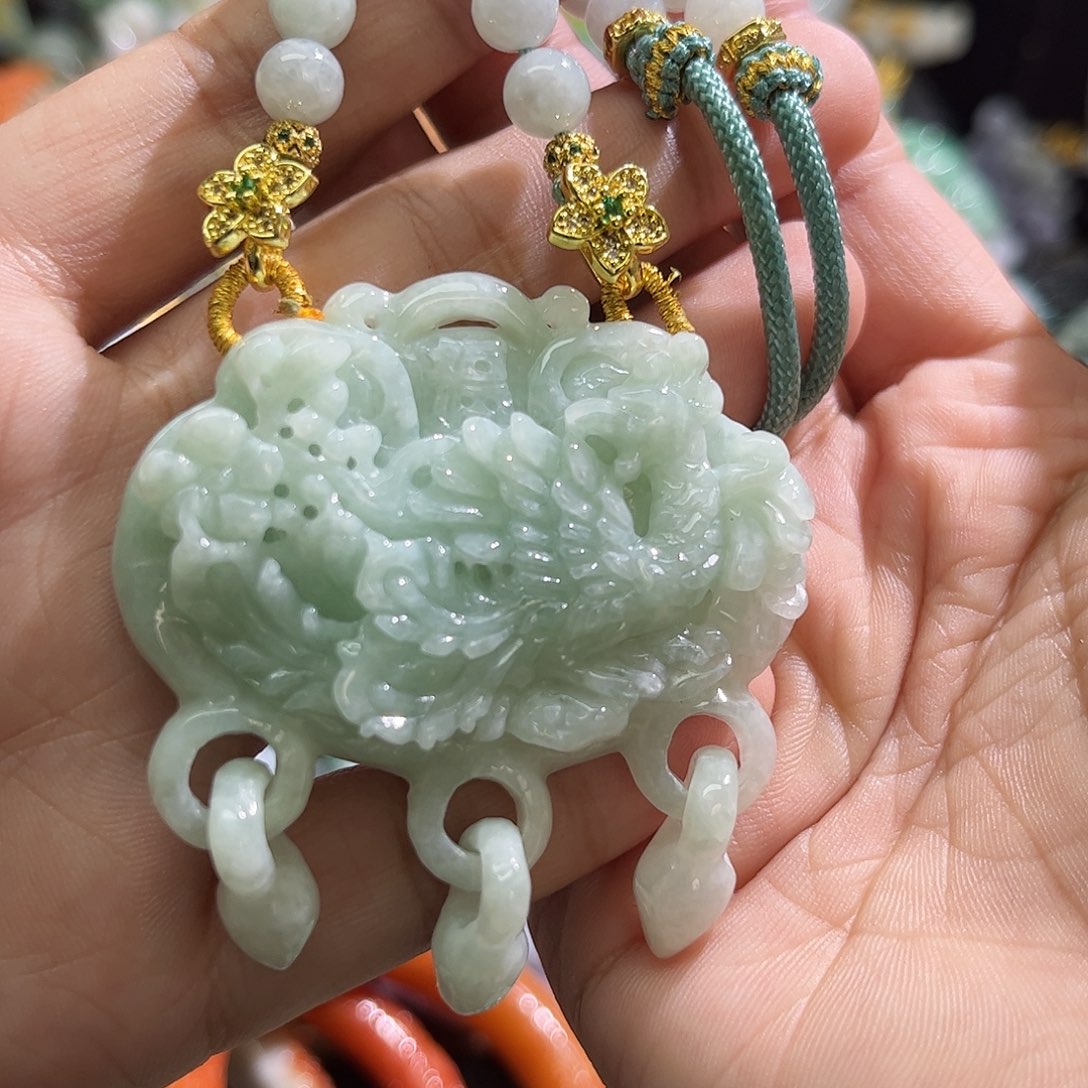 颈饰未镶嵌翡翠待编织