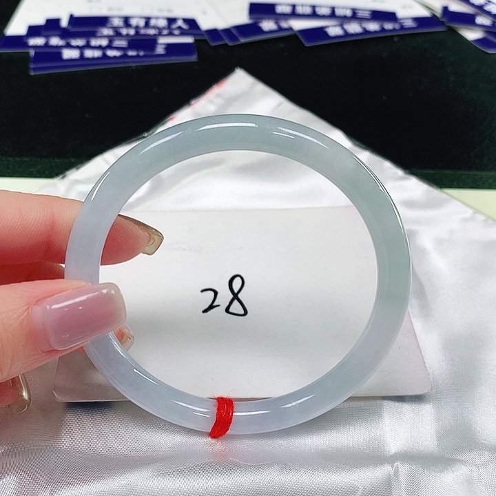 翡翠手镯（圆镯）未镶嵌