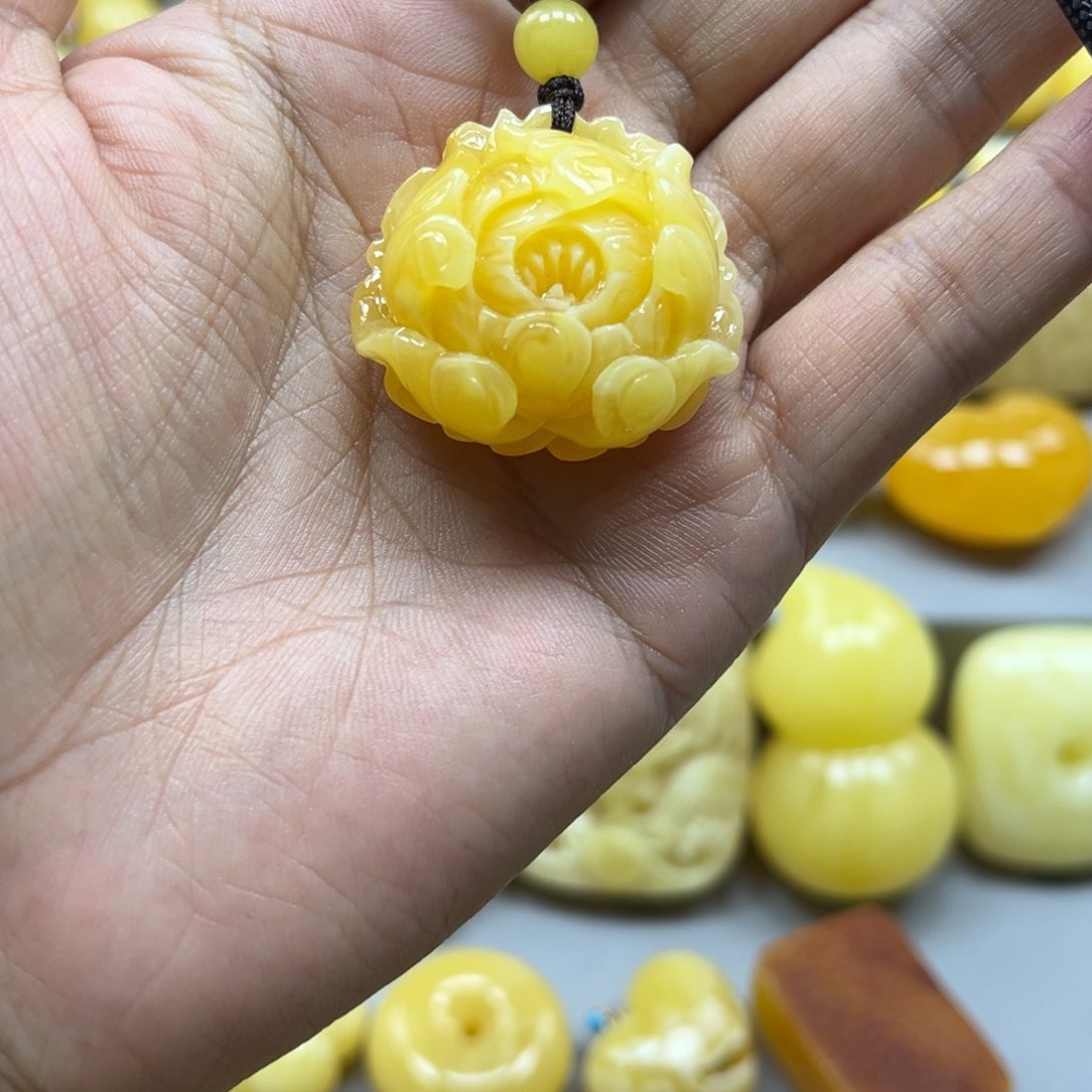 蜜蜡珠宝奇石未镶嵌