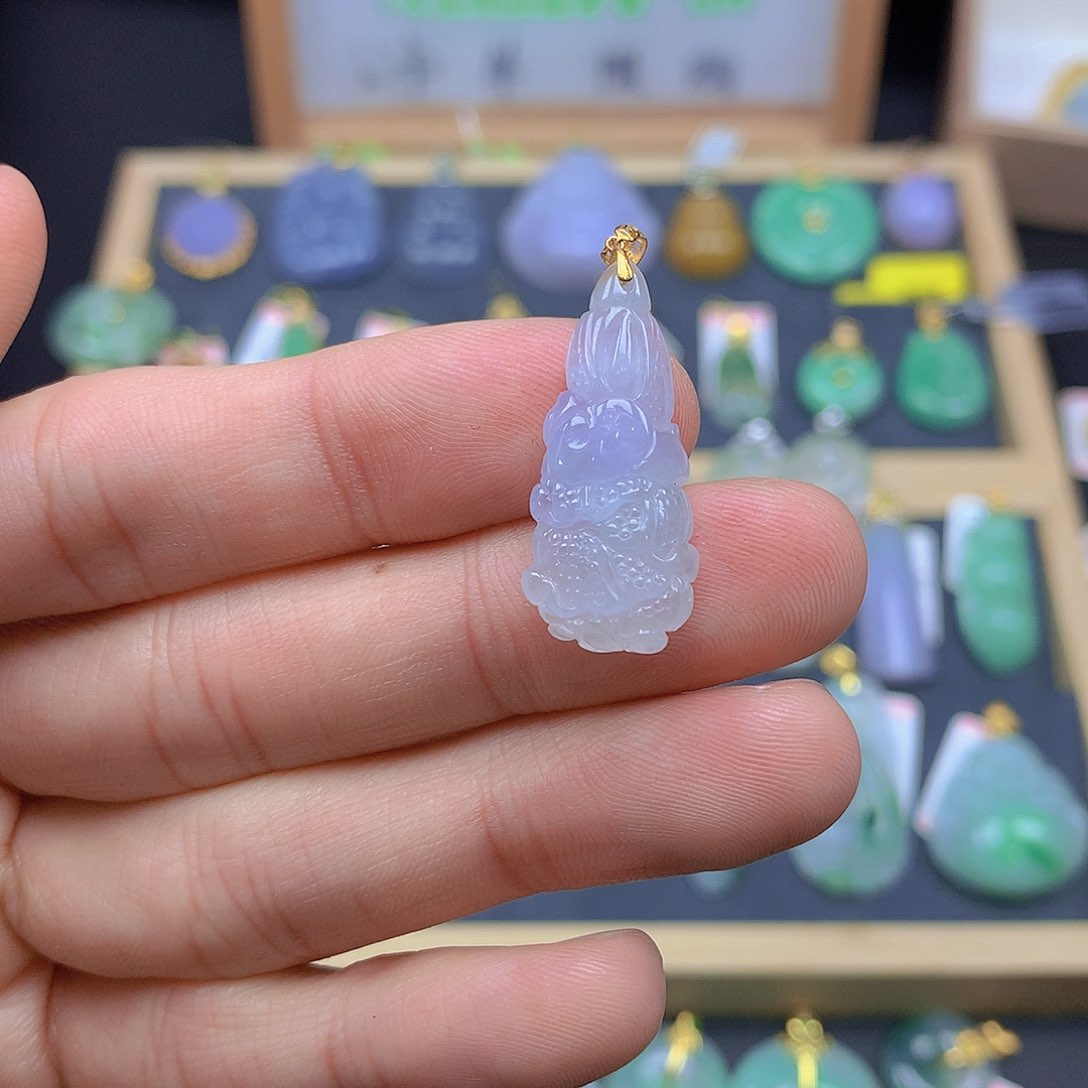 翡翠颈饰18K金镶嵌翡翠