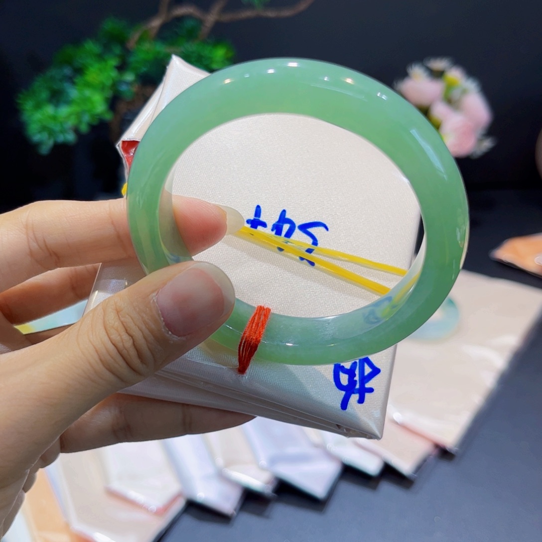 翡翠手镯未镶嵌54