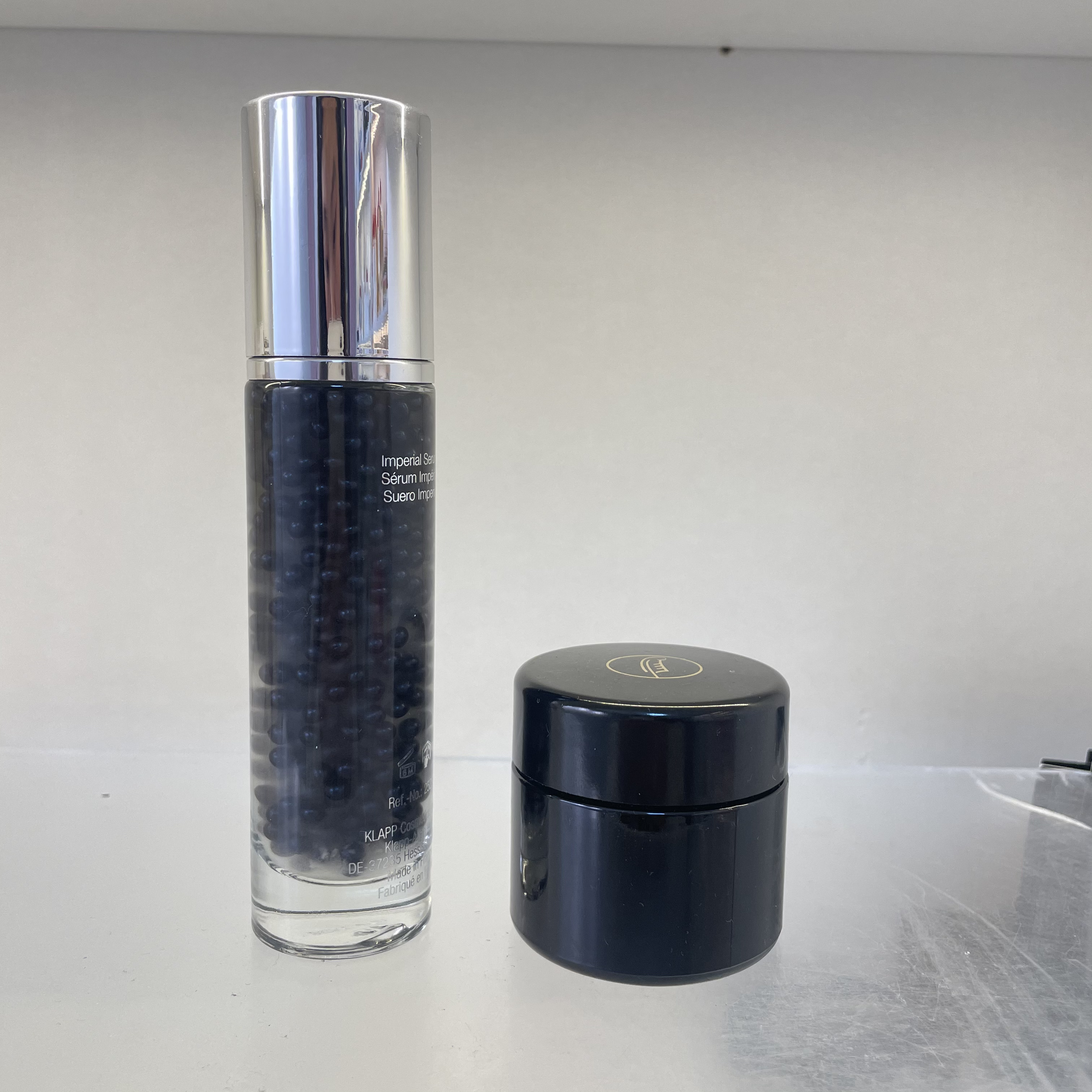 1护理精华手霜涂抹    