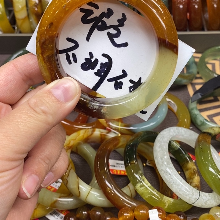 未镶嵌蛇纹石玉手镯