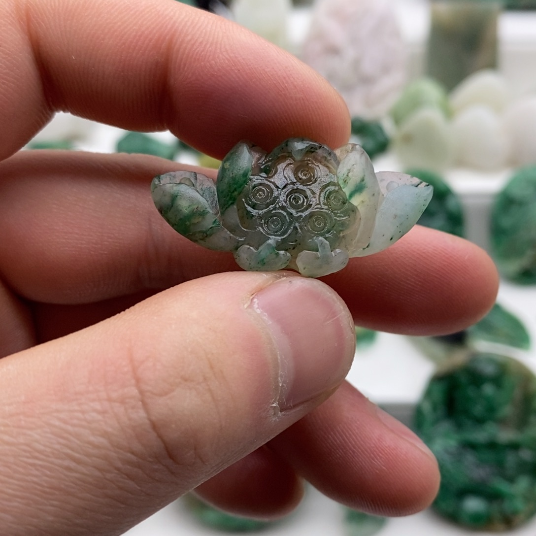 独山玉颈饰未镶嵌