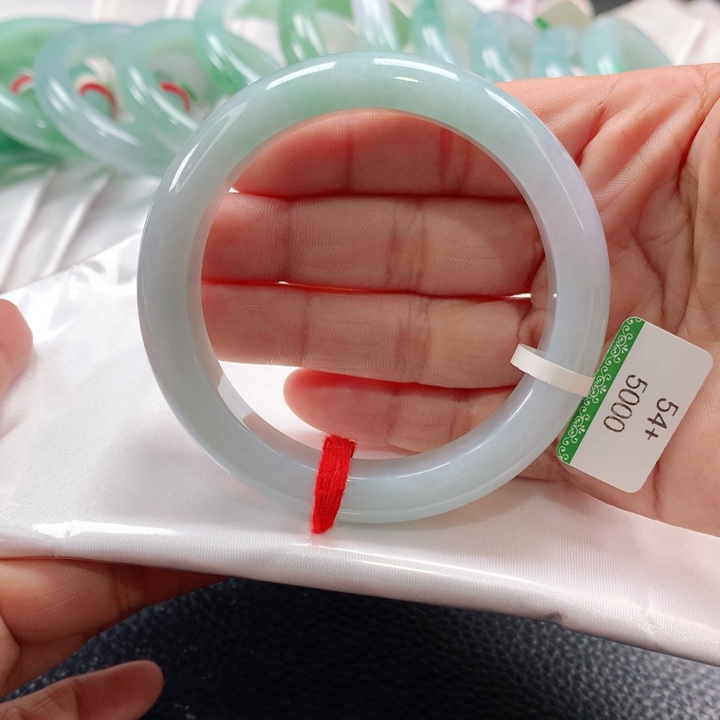 翡翠手镯未镶嵌54545555