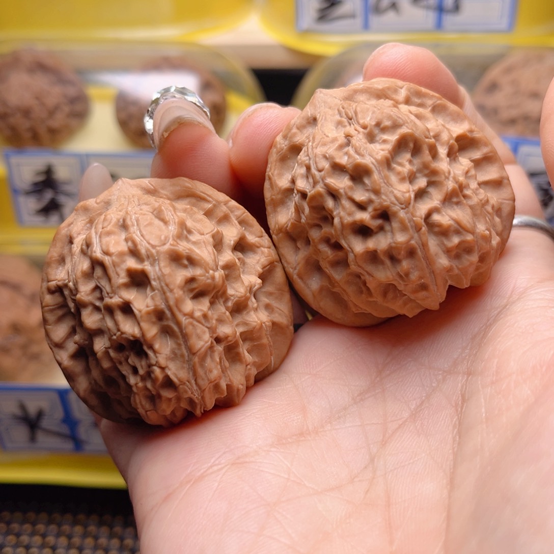 文玩核桃把件野生