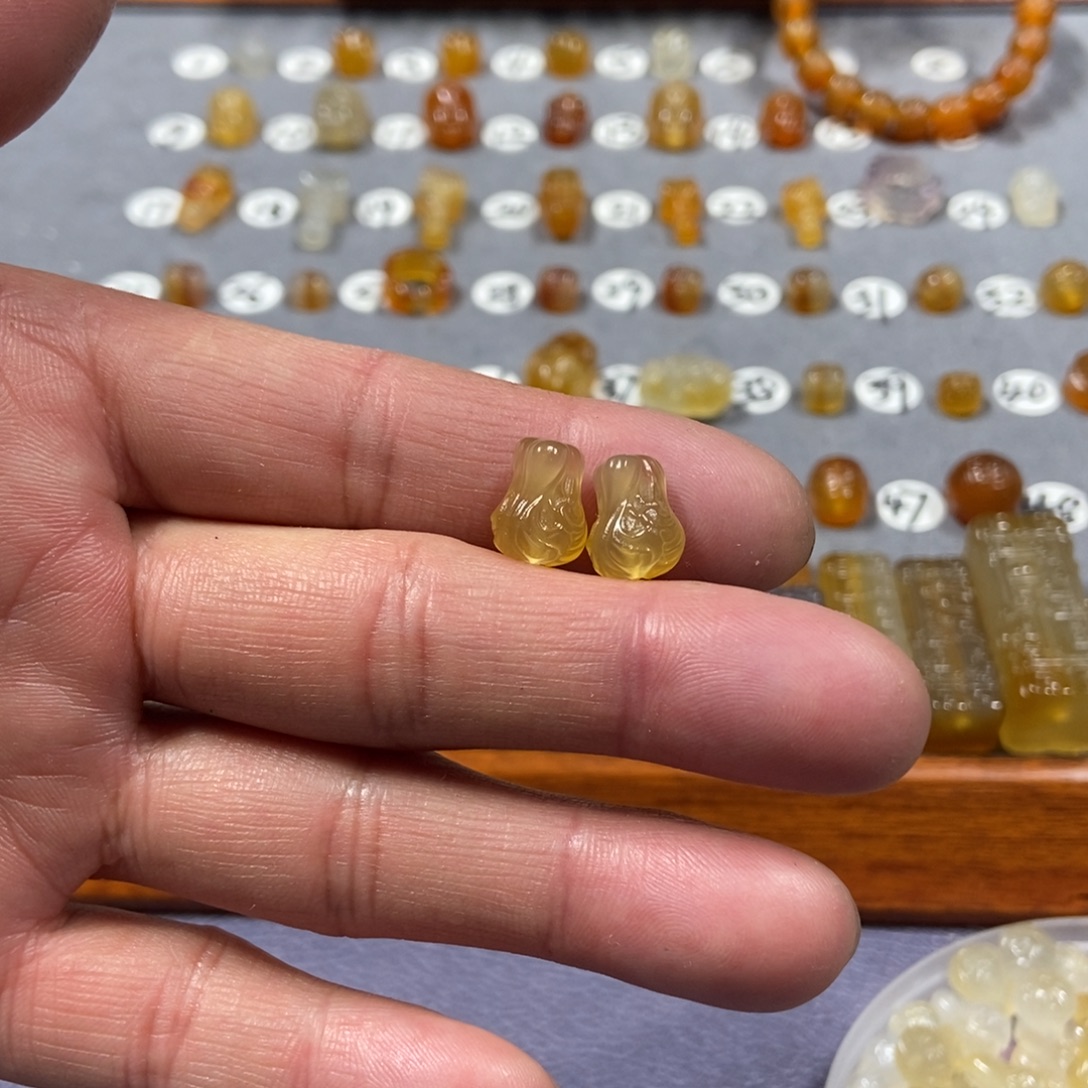 鸥***果玛瑙/玉髓合金颈饰白菜