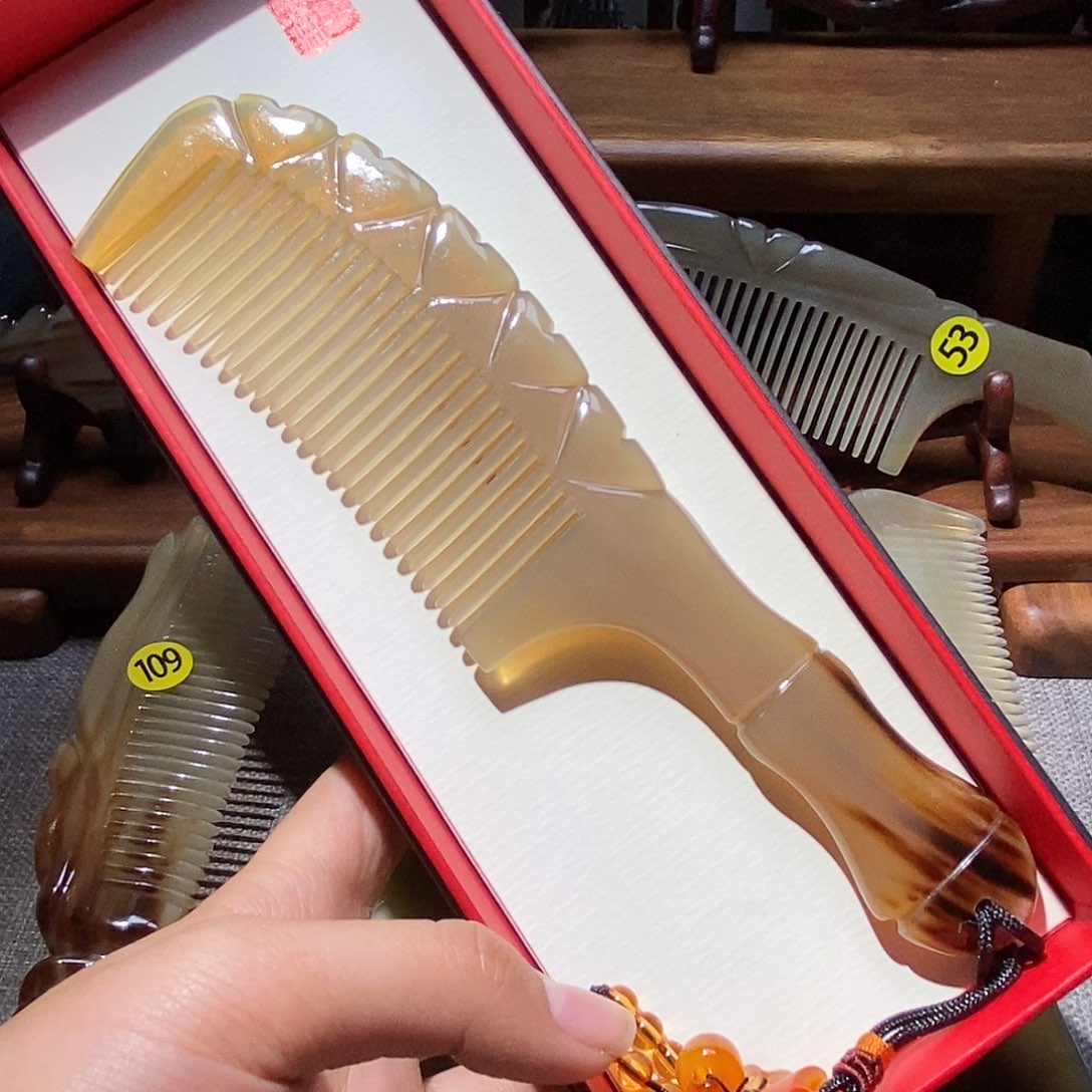093 枫叶牛角梳牛角梳