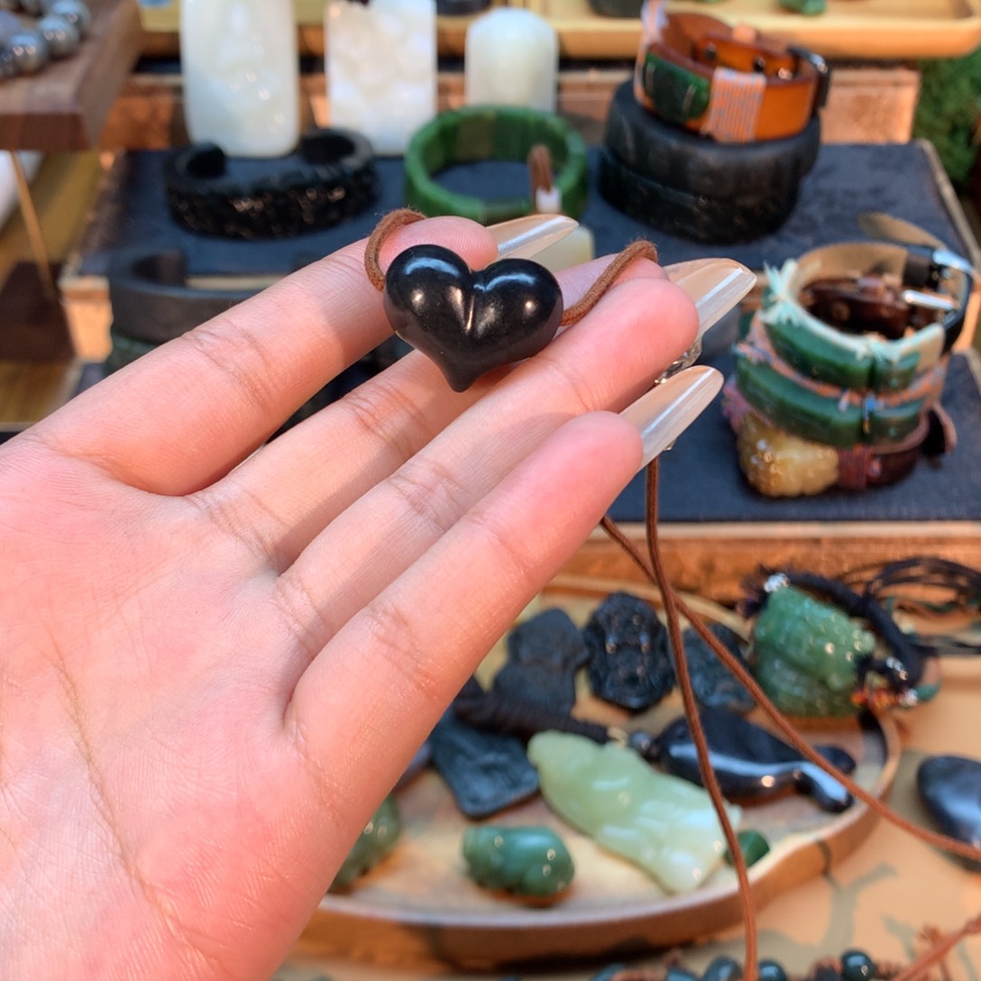 和田玉（糖玉）未镶嵌挂件