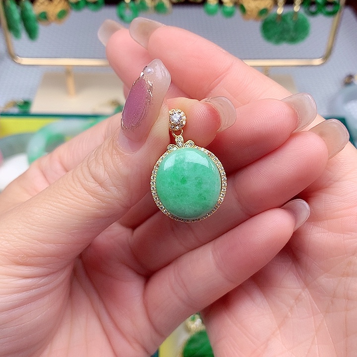 翡翠颈饰银S925镶嵌翡翠